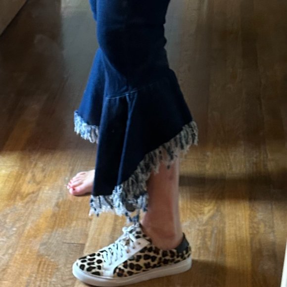 Jeans- Crop Fray NWOT - Picture 4 of 8